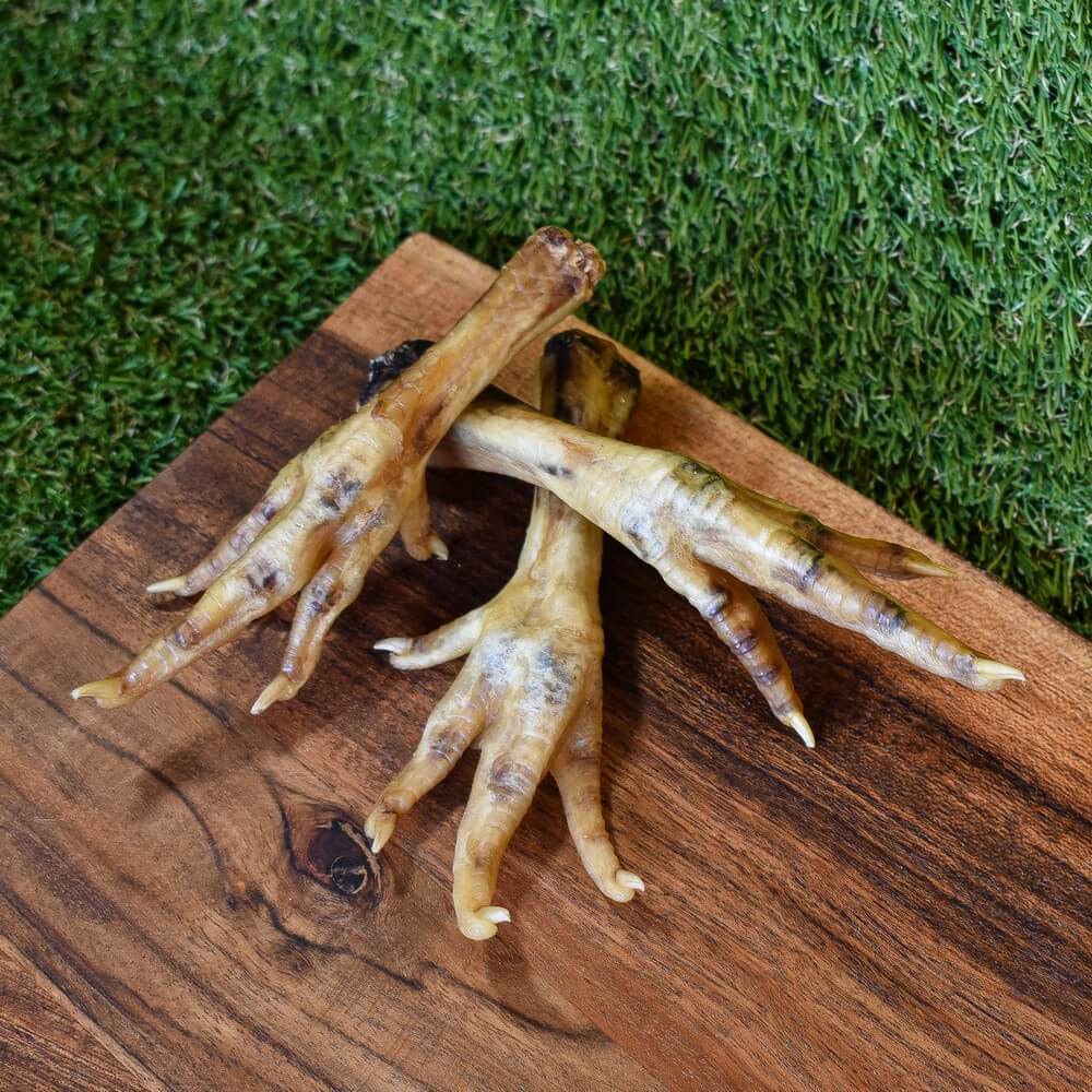 Pile of crunchy Australian Chicken Feet treats rich in collagen for dog joint health | Bonza Dog Treats