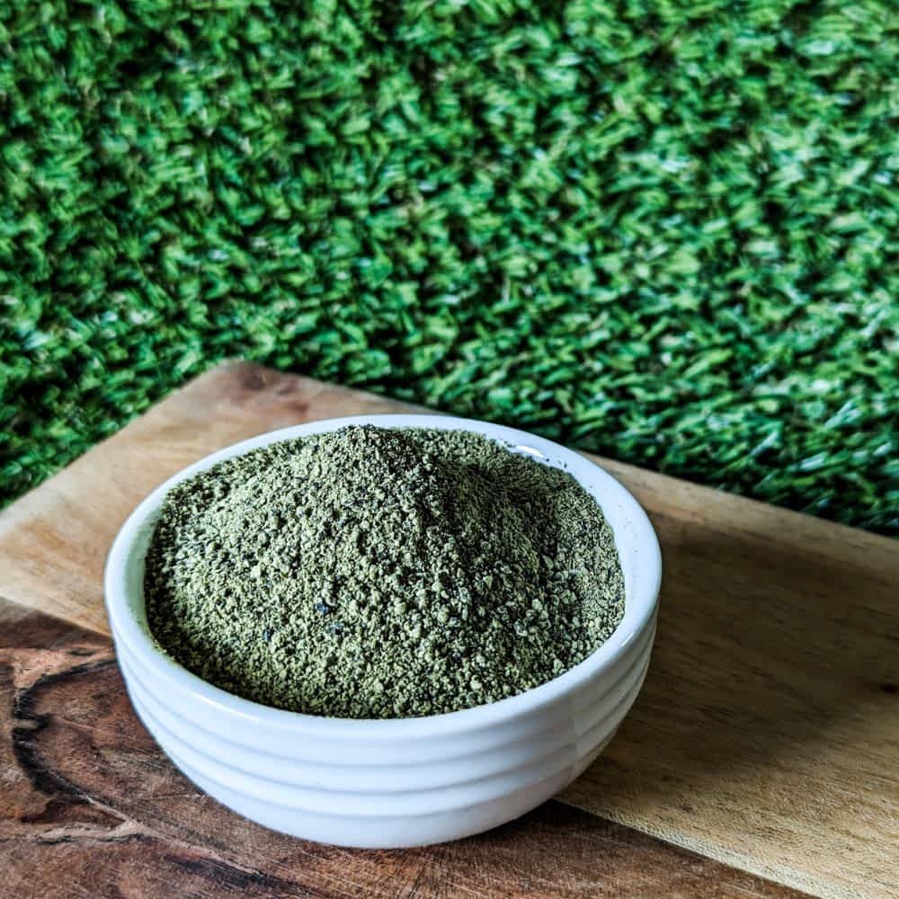 Finely ground Seaweed Topper powder (Ascophyllum Nodosum), a daily supplement for systemic dental health, fresh breath, and metabolism support | Bonza Dog Treats